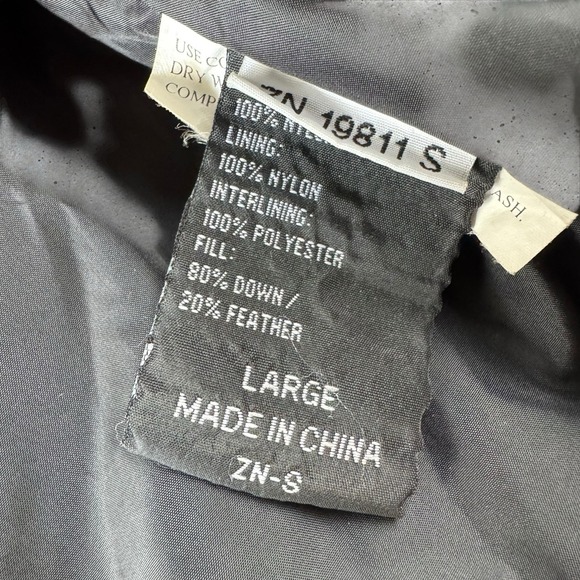 Vintage Helly Hansen Logo Down Puffer Vest Men's Large Red Spellout Ski - Picture 5 of 8